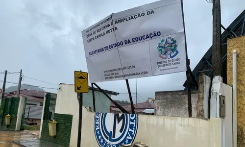 
          Imagem ilustrativa da imagem Temporal alaga ruas e destelha casas na Região Serrana do ES
          