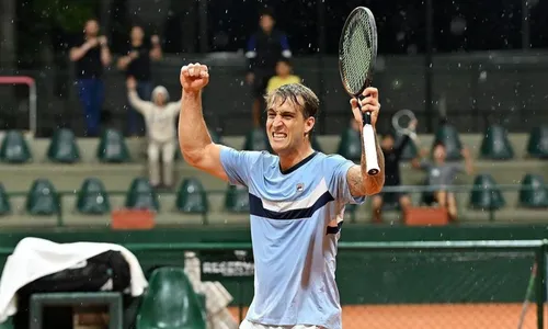 
          Imagem ilustrativa da imagem Thiago Wild cai em Adelaide e Felipe Meligeni vence no quali do Aberto da Austrália
          