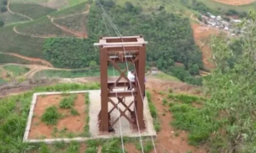 
          Imagem ilustrativa da imagem Tirolesa localizada em Pancas é a maior da América Latina e fica pronta em março
          
