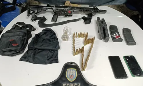 
          Imagem ilustrativa da imagem Tiroteio entre policiais militares e suspeitos termina com um morto em Vitória
          