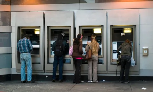 
          Imagem ilustrativa da imagem Transações por DOC chegam ao fim em 15 de janeiro após quatro décadas em operação
          