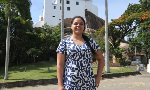 
          Imagem ilustrativa da imagem Turistas contam suas histórias de fé no Convento
          