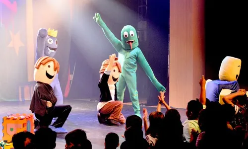 
          Imagem ilustrativa da imagem Um aventura cibernética: espetáculo Roblox será atração especial no Camará Shopping
          