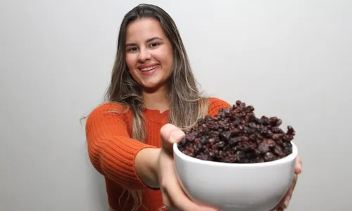 
          Imagem ilustrativa da imagem Uva-passa: conheça os prós e os contras da fruta polêmica
          