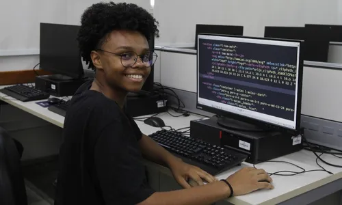 
          Imagem ilustrativa da imagem Vagas de graça em curso só para meninas
          