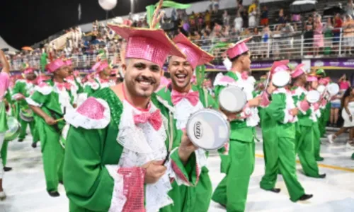 
          Imagem ilustrativa da imagem Veja como foi a primeira noite de desfiles das escolas de samba no Sambão do Povo
          