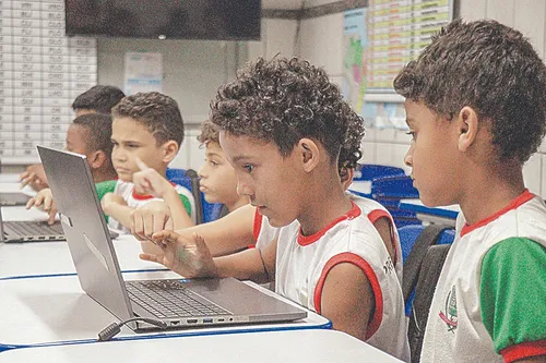 
          Imagem ilustrativa da imagem Viana recebe maior nota do Índice de  Educação
          