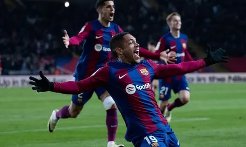 
          Imagem ilustrativa da imagem Vitor Roque faz primeiro gol na Espanha e dá vitória ao Barcelona
          