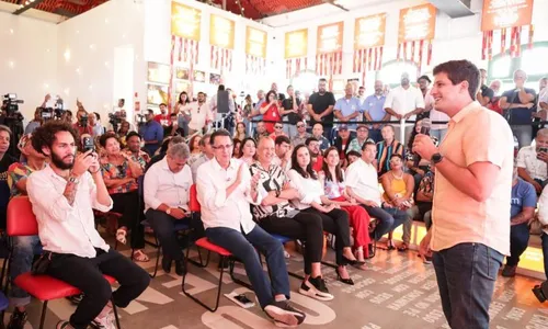 
          Imagem ilustrativa da imagem Vozes femininas da cultura popular e do pop se encontram no Baile Municipal 2024
          