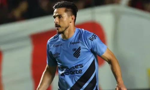 
          Imagem ilustrativa da imagem Willian Bigode se diz constrangido em caso das criptomoedas, mas reafirma caráter
          