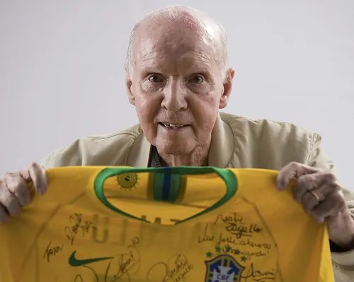 
          Imagem ilustrativa da imagem Zagallo eterno: CBF decreta luto de 7 dias
          