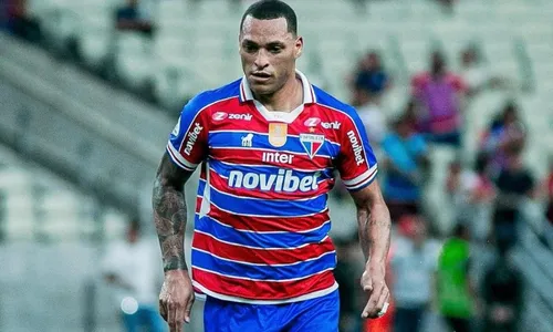 
          Imagem ilustrativa da imagem Zagueiro Titi, do Fortaleza, faz cirurgia e diz que não tem data para retornar
          