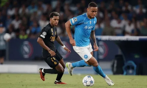 
          Imagem ilustrativa da imagem Zagueiro capixaba Natan sofre lesão e vai desfalcar Napoli nos próximos jogos
          