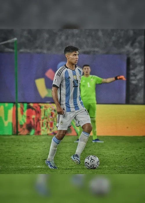 Imagem ilustrativa da imagem Após brilhar no Pré-Olímpico, argentino Sforza chega ao Rio para reforçar o Vasco