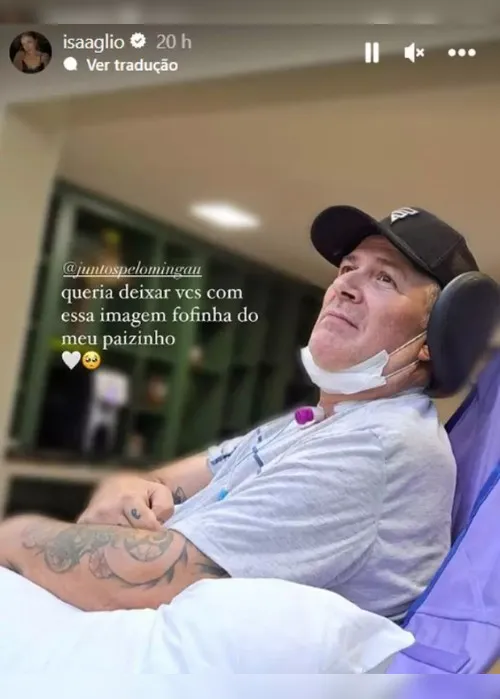 Imagem ilustrativa da imagem Filha de Mingau compartilha foto do baixista em recuperação após deixar o hospital