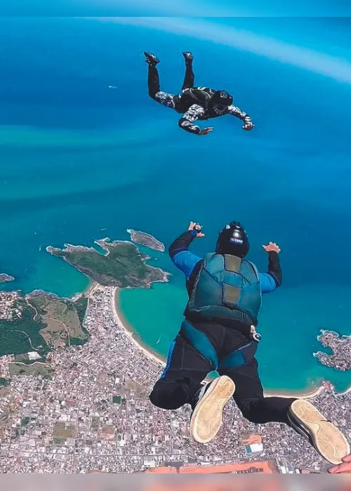 
          Imagem ilustrativa da imagem Vila Velha: Praias e ilhas paradisíacas em terra canela-verde
          