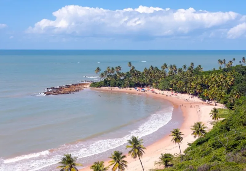 Praia de Coqueirinho, que fica na cidade, pode ser um dos locais mais afetados pelo problema