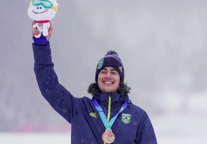 Marina Ziehe/COB
Esportes
Zion ganha medalha inédita em Jogos Olímpicos de Inverno