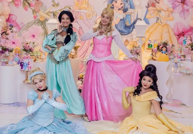 Tiana, Rapunzel e Cinderela conduzirão a plateia por seus mundos mágicos de maneira única