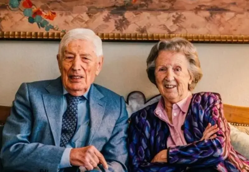 O ex-primeiro-ministro holandês Dries van Agt morreu por eutanásia legal, “de mãos dadas” com sua esposa Eugenie