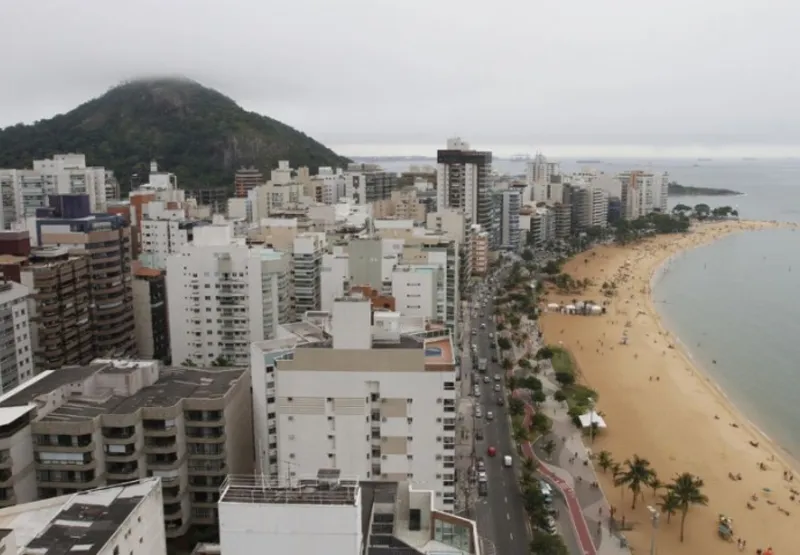 Praia da Costa: rapaz morreu afogado
