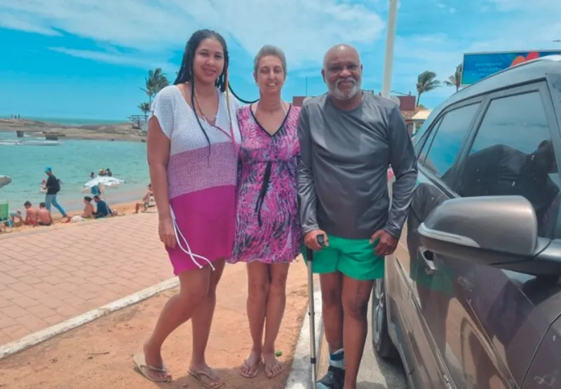 Julia, Miriam e Herimar, todos de São Gonçalo (RJ), dizem que a medida impede de curtir melhor o dia na praia