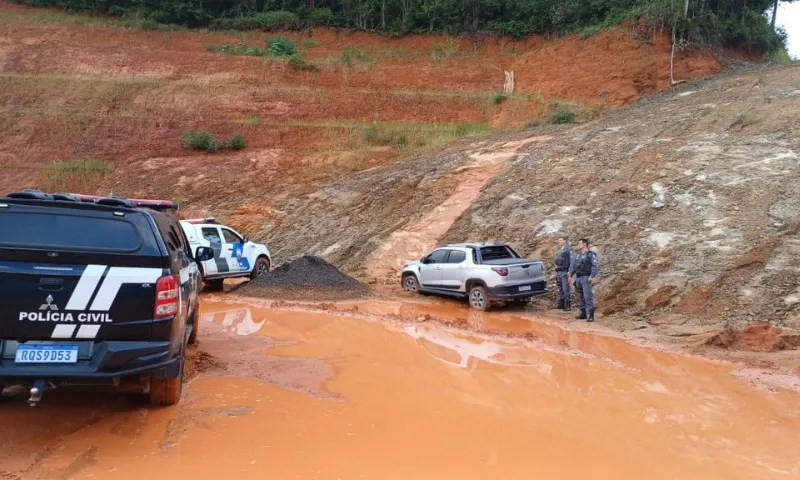 Imagem ilustrativa da imagem Carro utilizado em roubo de armas de clube de tiro no ES é encontrado