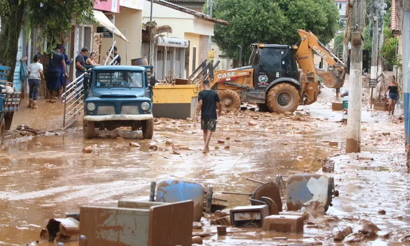 Imagem ilustrativa da imagem Cartão Reconstrução começa a ser entregue para vítimas das chuvas no Sul do ES
