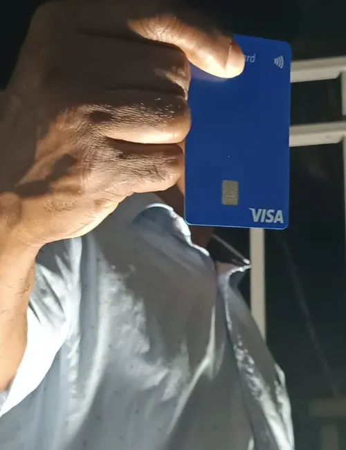 Imagem ilustrativa da imagem Conta de R$ 5 mil no cartão de crédito vira dívida de R$ 1 milhão