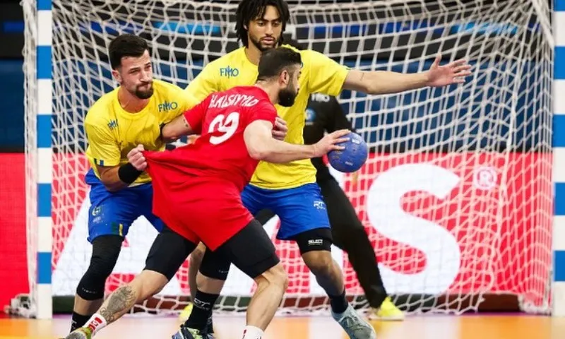 Imagem ilustrativa da imagem Handebol do Brasil ganha de virada e precisa bater Espanha por vaga em Paris