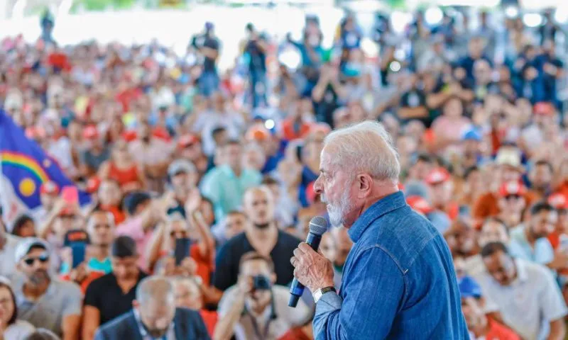 Imagem ilustrativa da imagem Lula diz que foi ajudado por 'homem lá de cima' para auxiliar o Nordeste