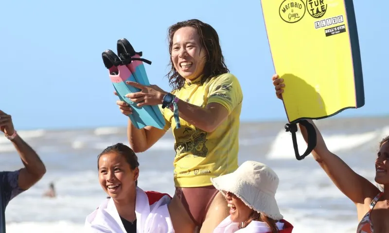 Imagem ilustrativa da imagem Luna Hardman vibra com título mundial de Bodyboarding em Jacaraípe