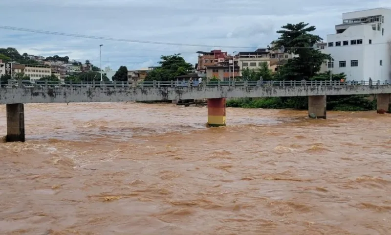 Imagem ilustrativa da imagem Rio Itapemirim sobe mais de 2 metros no Sul do ES