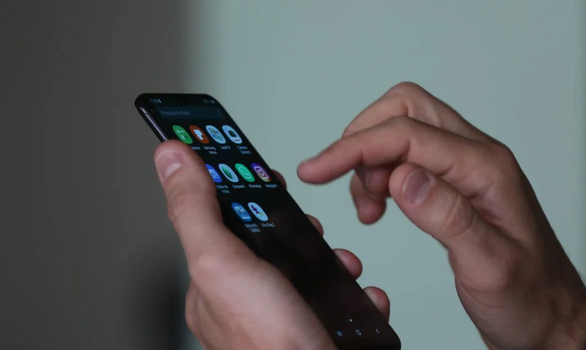 Imagem ilustrativa da imagem Smartphones e LGPD: aliados ou espiões em nossos bolsos?