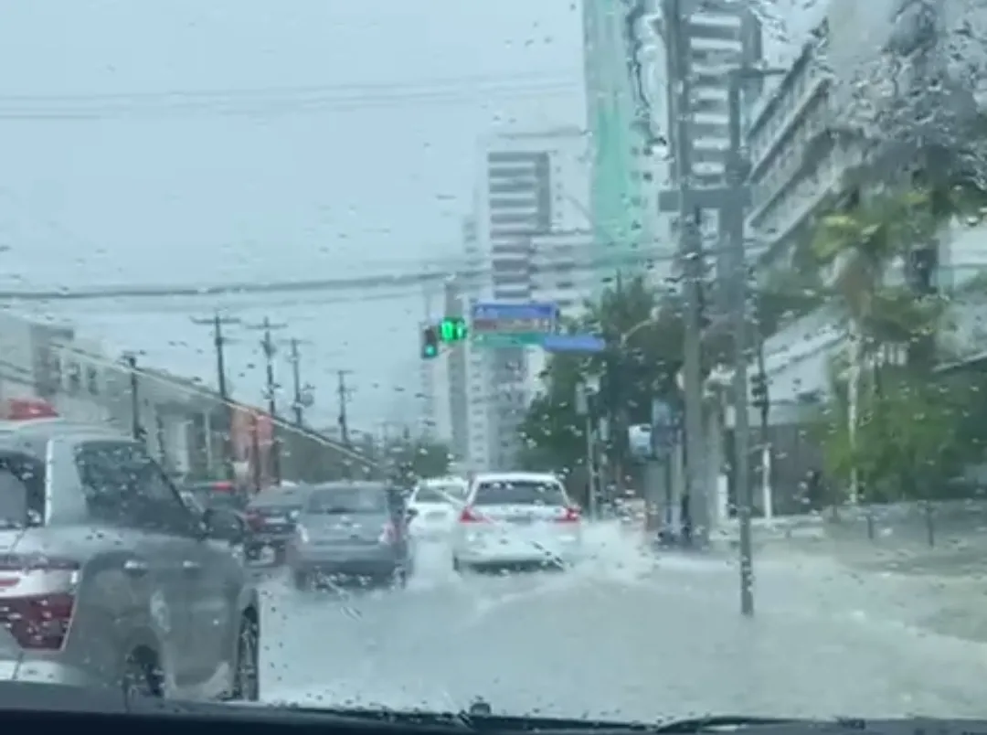 Imagem ilustrativa da imagem Vai continuar chovendo no Grande Recife nesta quinta-feira? Veja previsão