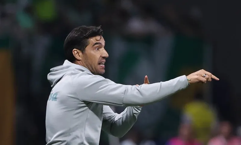 Imagem ilustrativa da imagem Abel Ferreira comanda treino do Palmeiras no Allianz após volta dos convocados