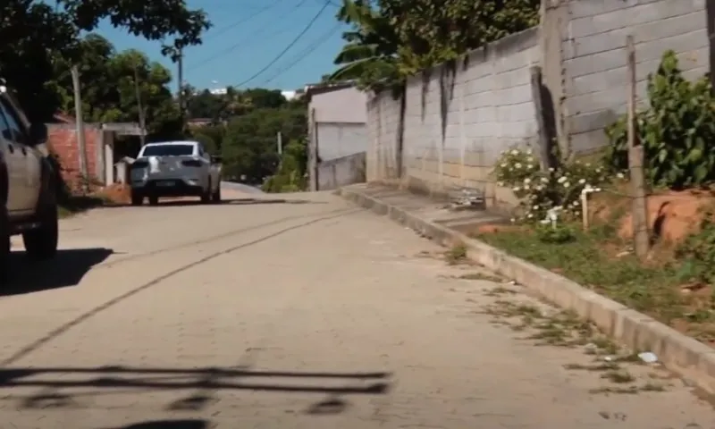 Imagem ilustrativa da imagem Adolescente morre após ser baleado e deixado em frente a PA em Viana