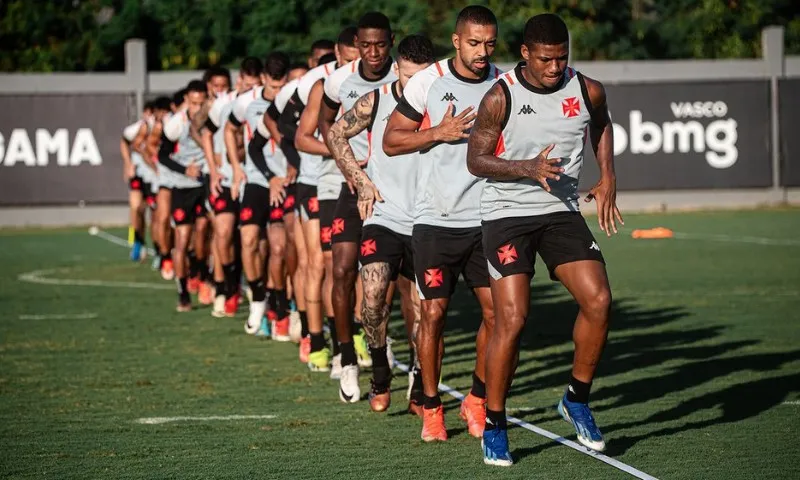 Imagem ilustrativa da imagem Ainda sem técnico, Vasco desafia Athletico-PR para reagir no Brasileirão