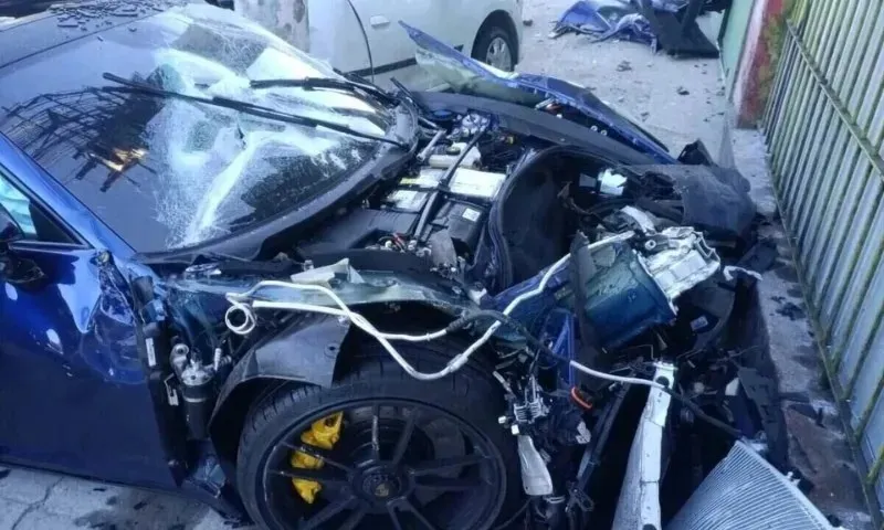 Imagem ilustrativa da imagem Amigo de condutor de Porsche está internado na UTI e precisou tirar o baço