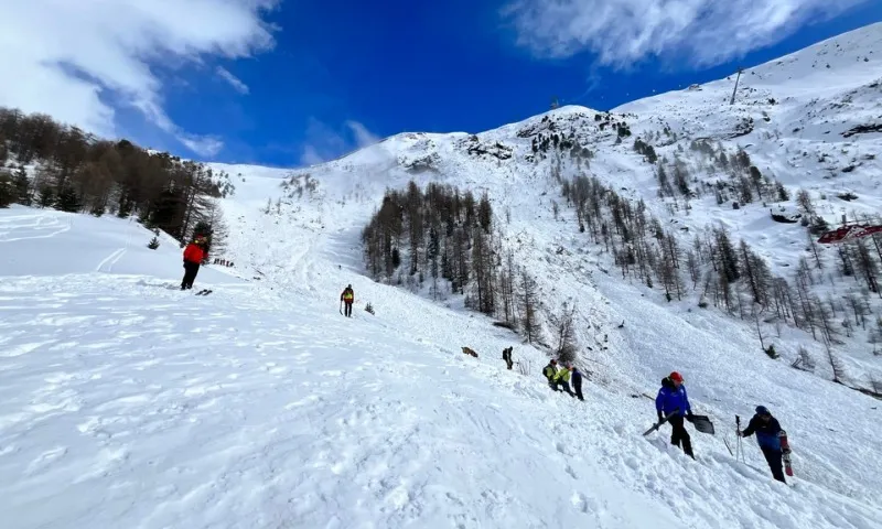 Imagem ilustrativa da imagem Avalanche em resort deixa 3 mortos na Suíça. Veja vídeo