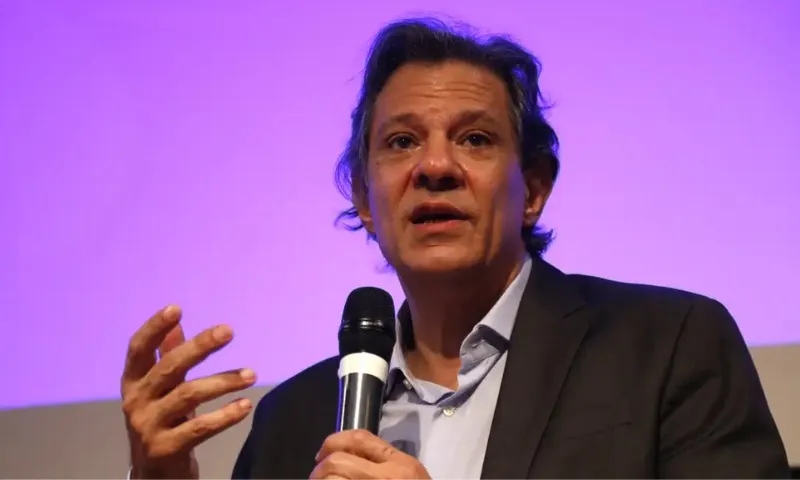 Imagem ilustrativa da imagem Haddad cria “lei da mordaça” na própria assessoria