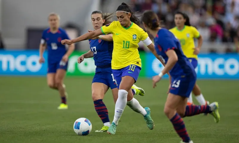 Imagem ilustrativa da imagem Brasil faz jogo equilibrado com os Estados Unidos, mas perde a decisão da Copa Ouro