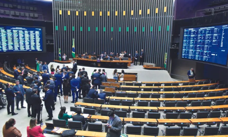 Imagem ilustrativa da imagem Câmara aprova por unanimidade urgência para projeto que suspende dívida do RS