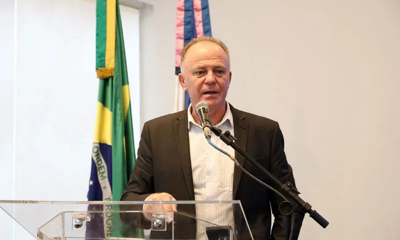 Imagem ilustrativa da imagem Casagrande quer indicar vice