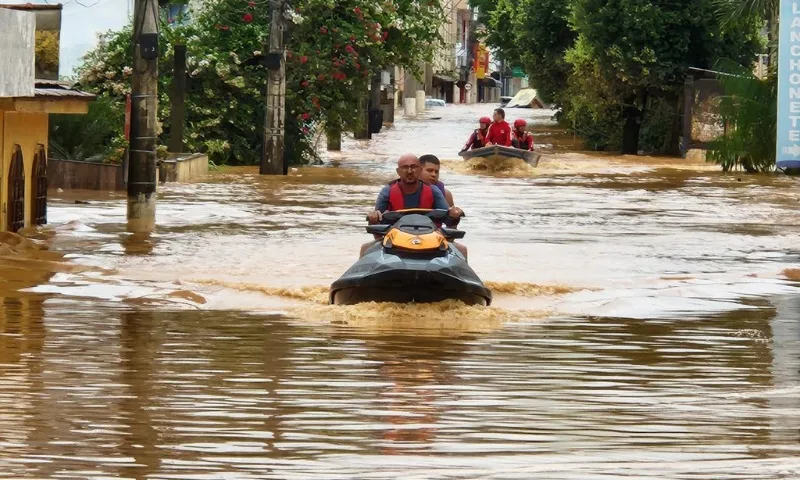 Imagem ilustrativa da imagem Chuva: mais de 7.600 pessoas desalojadas e desabrigadas em 4 cidades do ES