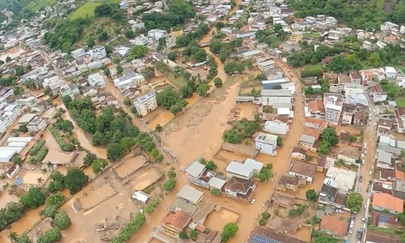 Imagem ilustrativa da imagem Chuva no ES: número de mortes chega a 17 e governador confirma que há desaparecidos