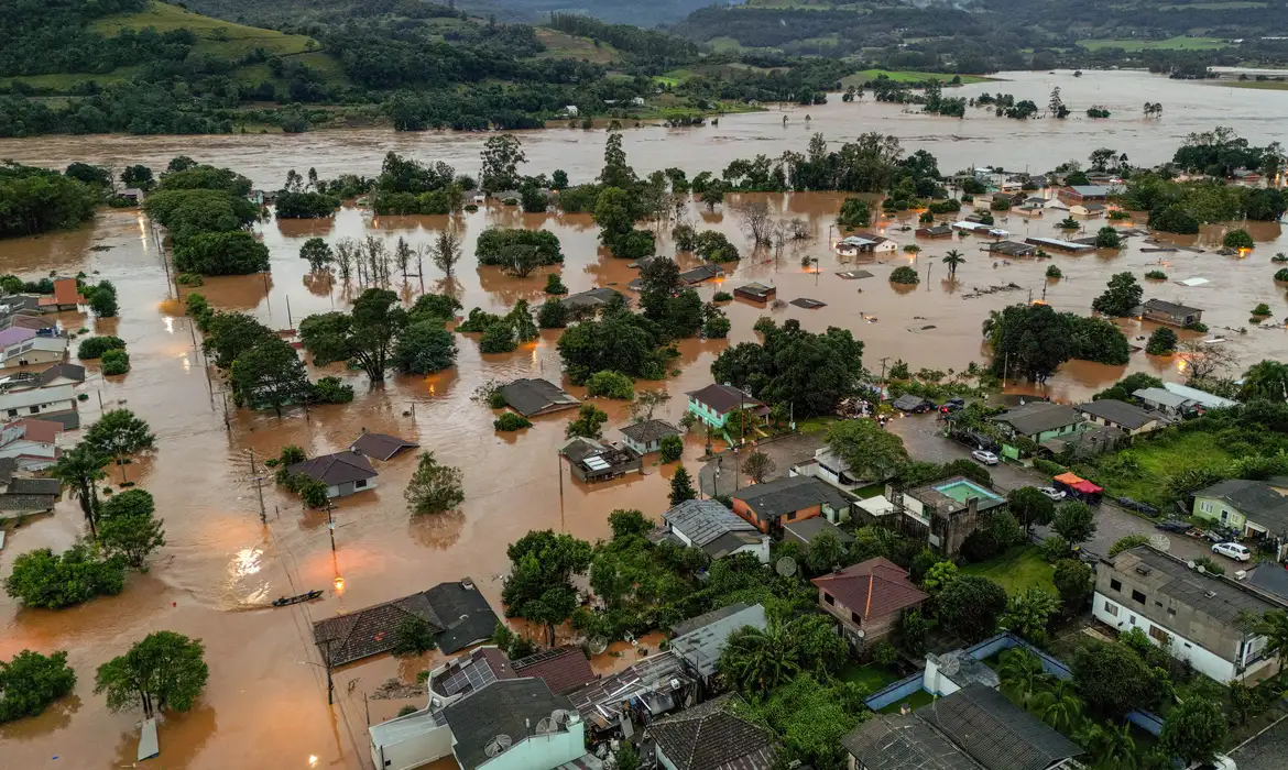 Imagem ilustrativa da imagem Governo reduz verba contra desastres em meio à crise climática