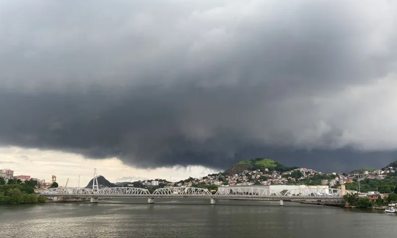 Imagem ilustrativa da imagem Cidades da Grande Vitória recebem alerta de perigo para chuva forte