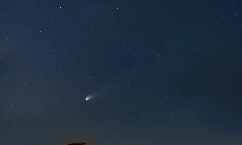 Imagem ilustrativa da imagem "Cometa do Diabo" ficará visível no Brasil neste domingo; veja horário