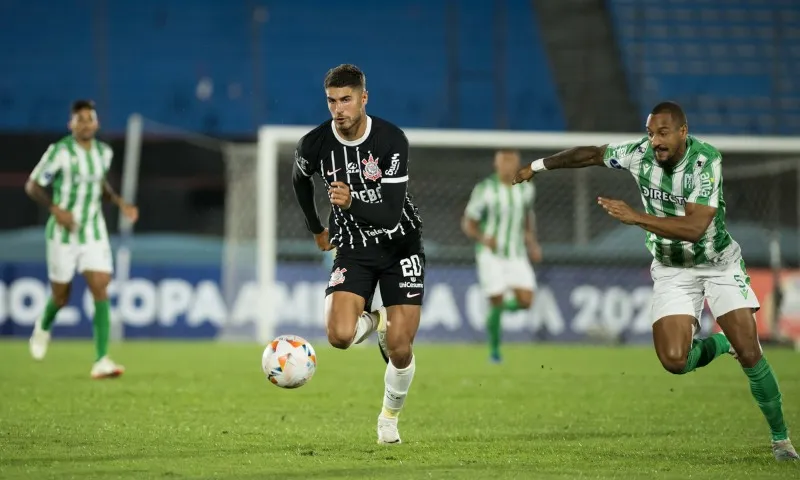 Imagem ilustrativa da imagem Corinthians apresenta futebol pobre e empata no Uruguai pela Copa Sul-Americana